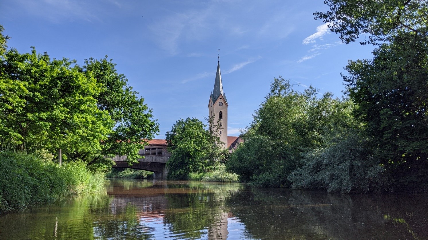 Eriskirch mit historischer Holzbrücke